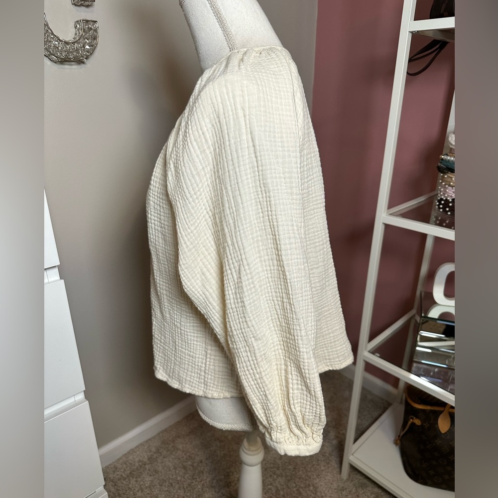 Universal Thread Cream Textured Blouse - Picture 3 of 8